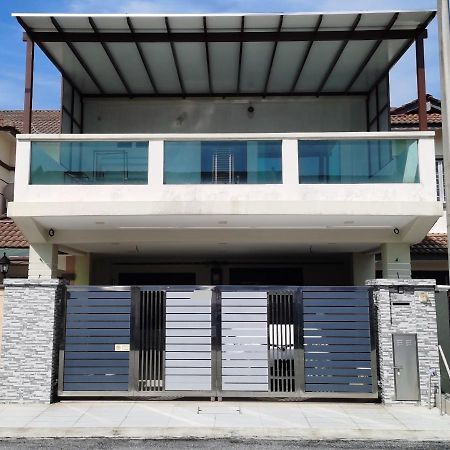 Bbt Double Storey Balcony Bukit Tinggi Home Klang Extérieur photo